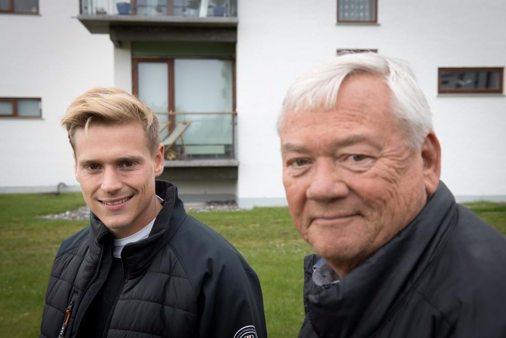 Finn Barsdal sammen med sønnen Christoffer, der er tredje generation i virksomheden. Finn Barsdal gætter på, at hver femte ansættelse i firmaet er end i en erkendelse af, at det har været en fejltagelse.