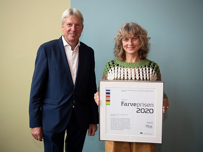Vinder af Farveprisen 2020, billedkunstner Malene Bach, og Danske Malermestres formand, Per Vangekjær. Foto: Søren Hytting