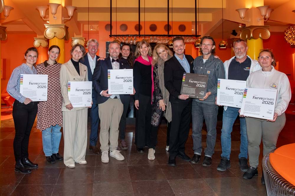 Fra venstre, arkitekt Mia Baltzer, Lundgaard & Tranberg Arkitekter A/S, Mimi Ravn og Iben Orten, Lightscape ApS, formand for Farvepriskomitéen, Per Vangekjær, Alexander Barlow, projektudviklingschef, Balder CB A/S, arkitekt Signe Baadsgaard, Lundgaard & Tranberg Arkitekter A/S, Lisbeth Skindbjerg Kristensen og Carin Panton von Halem, Verner Panton Design A/G, direktør Christian Sunn, Wallmans, arkitekt Benjamin Weber, Lundgaard & Tranberg Arkitekter A/S, Flemming Ryge og Dinna Lak, projektchefer, Viebke & West A/S. Foto Søren Hytting.